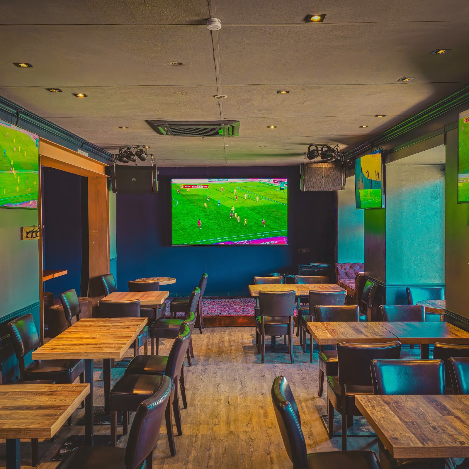 Kick-Off Sports Bar interior near Marquês de Pombal, Lisbon