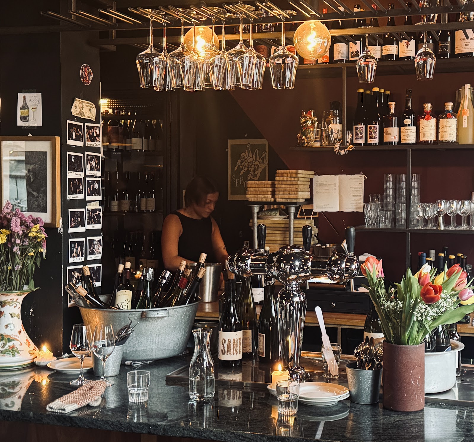 Bar Centraal natural wine bar interior, Oud-West Amsterdam