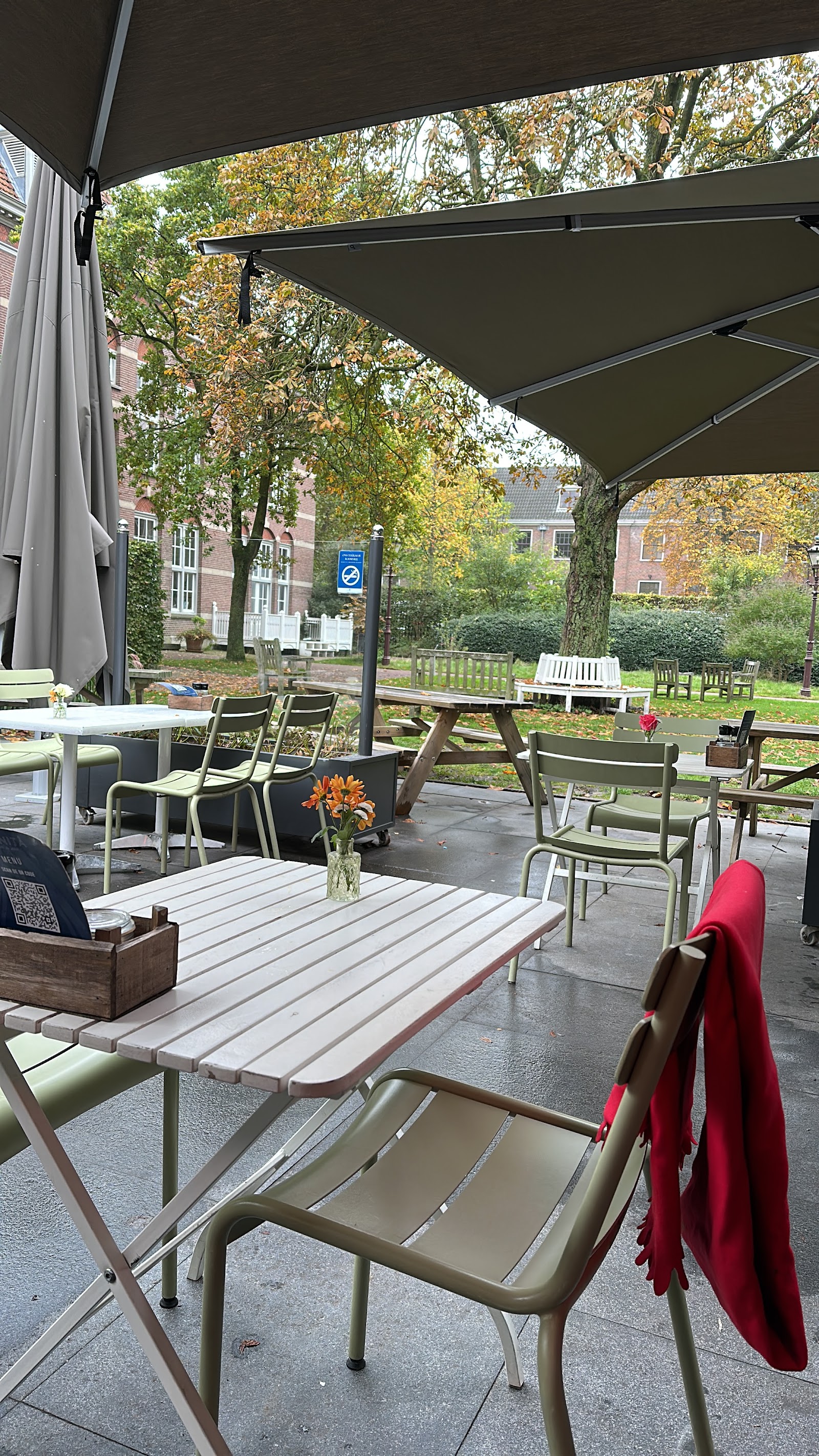 Dignita, Amsterdam