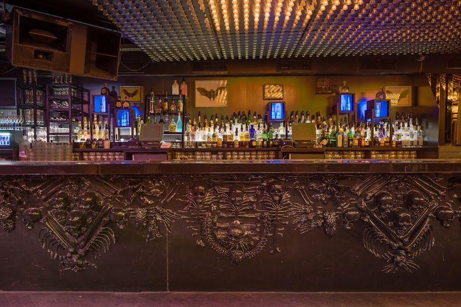 Jimmy Woo, Amsterdam