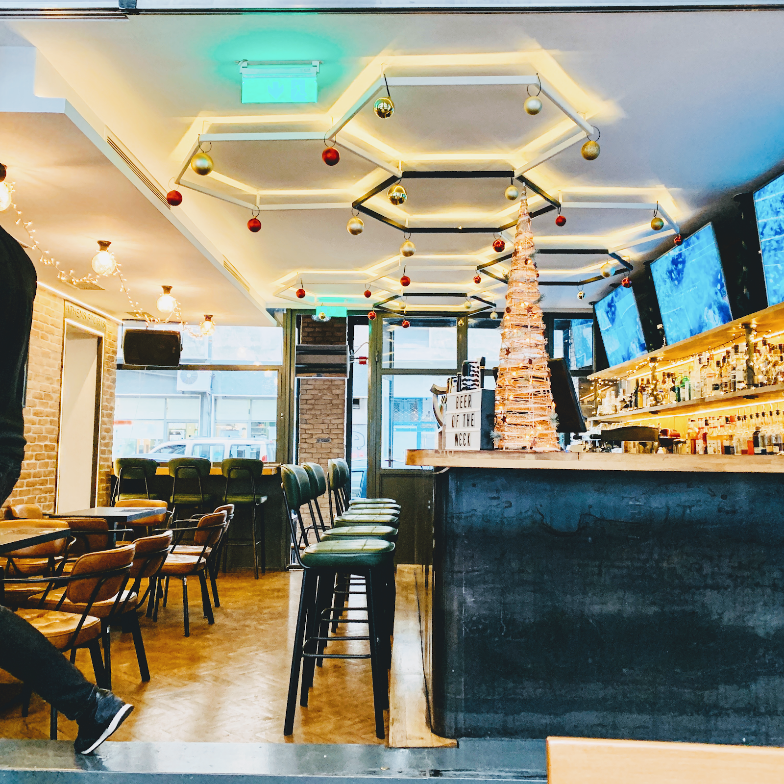 Athens Sports Bar with projection screens in Koukaki, Athens