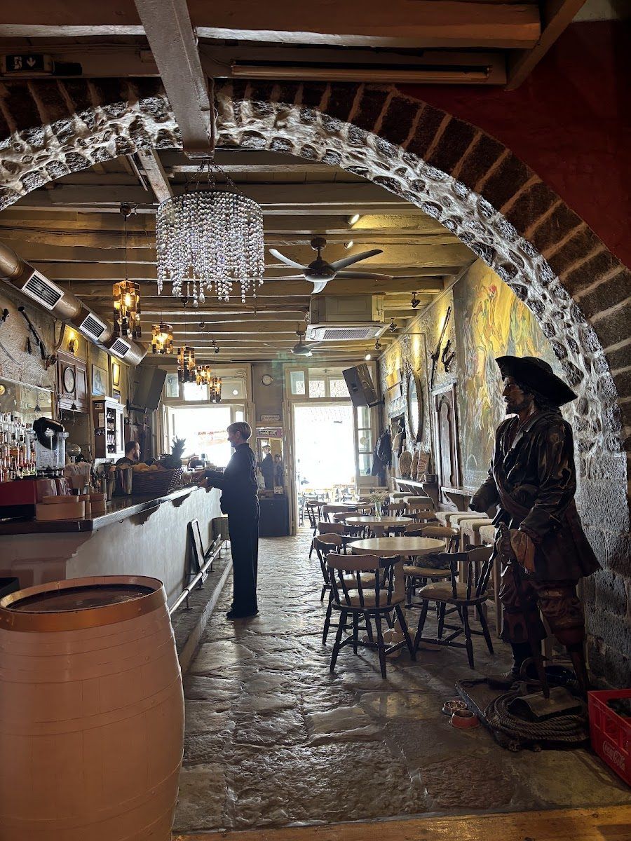 Bar Pirates, Athens