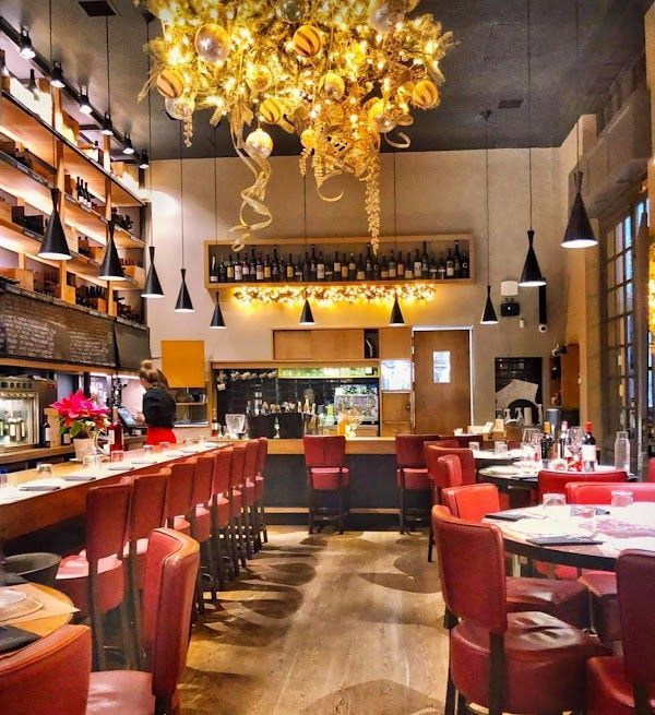 Heteroclito Wine Bar