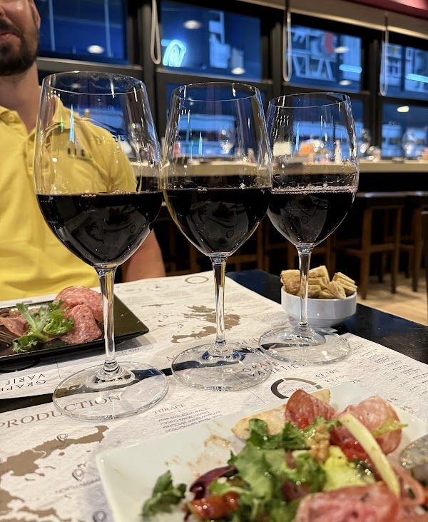 Heteroclito Wine Bar