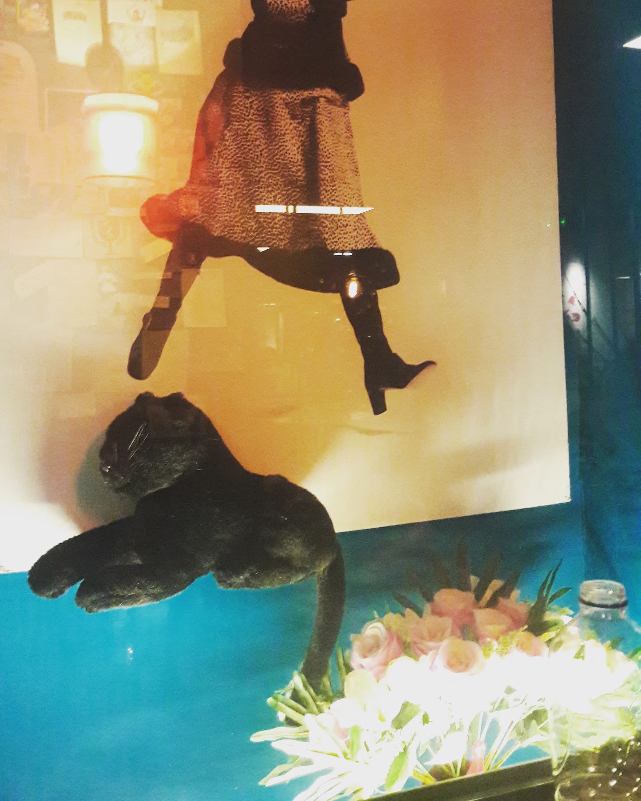 Polly Maggoo, Athens