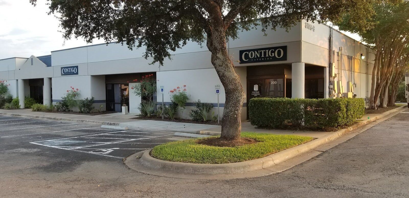 Contigo outdoor bar ranch-style patio North Loop Austin