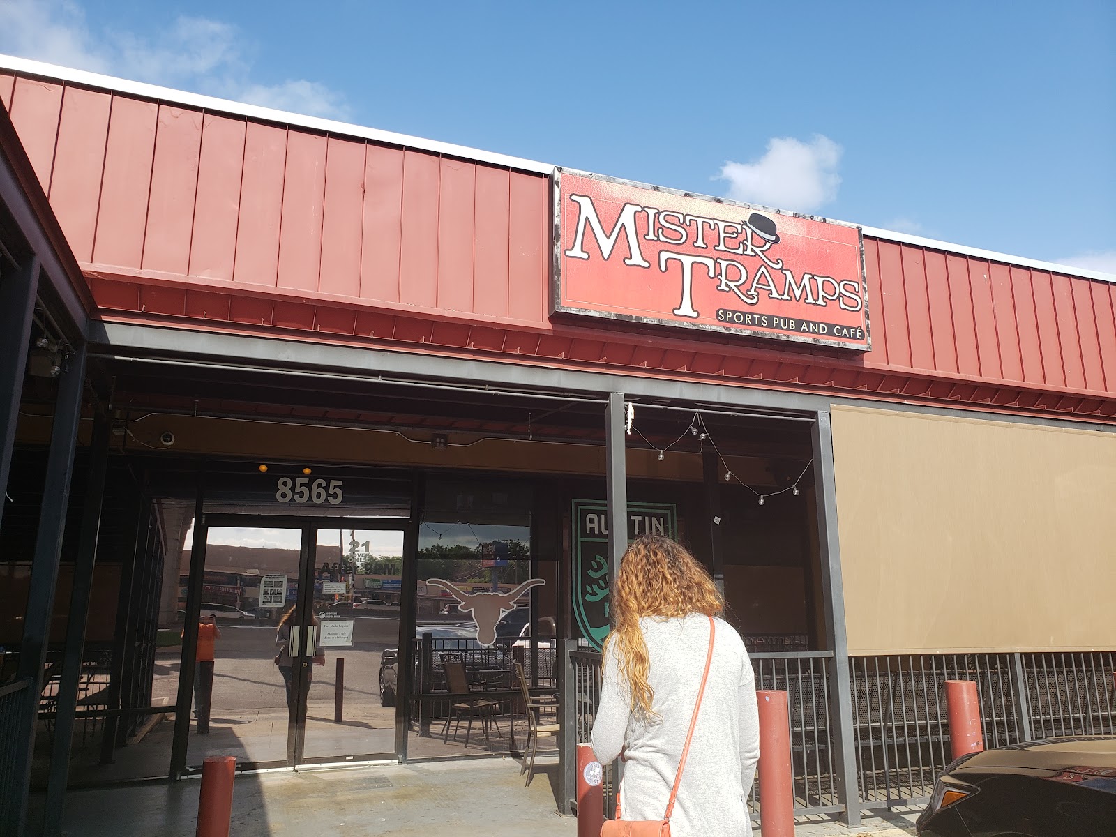 Mister Tramps, Austin