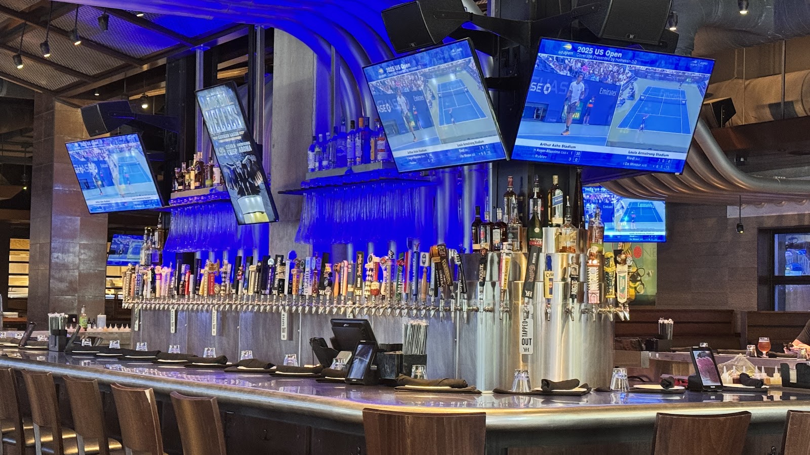 Yard House, Austin