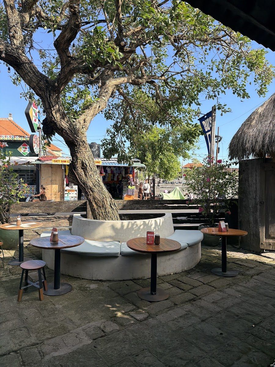 Deus Ex Machina, Bali