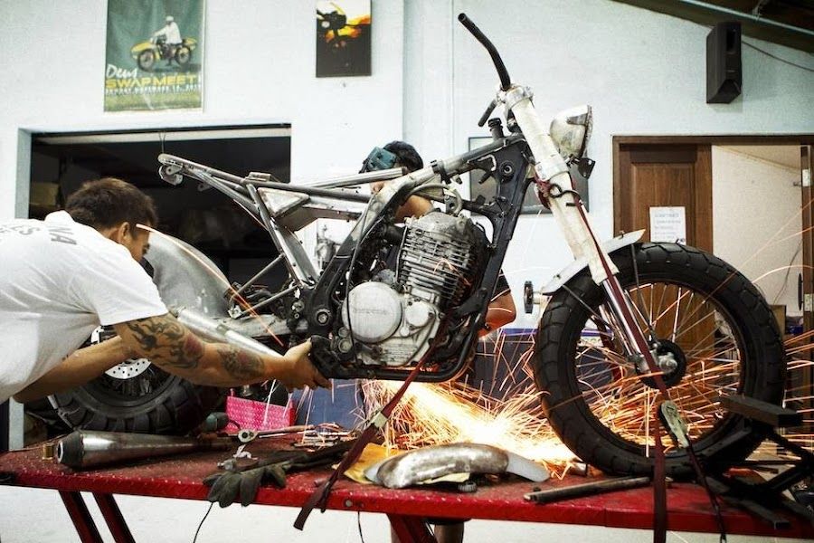 Deus Ex Machina, Bali