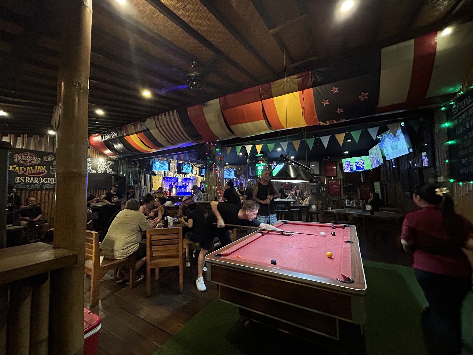 Faraway Sports Bar &amp; Grill, Bali