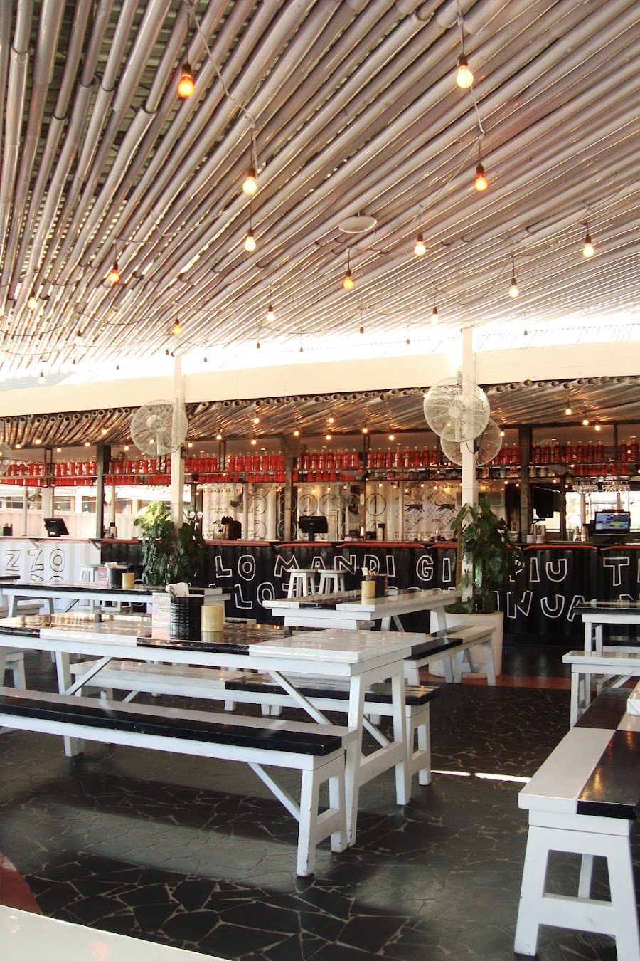 Luigi's Hot Pizza Bar, Bali