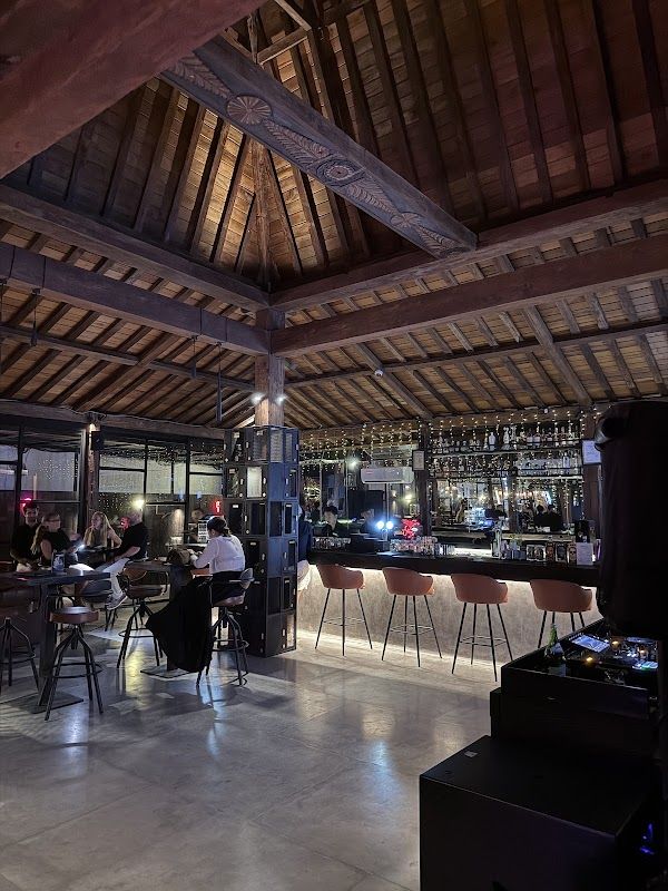 Bamboo Bar at Mandapa