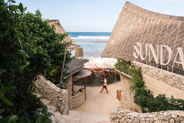 Finns Beach Club