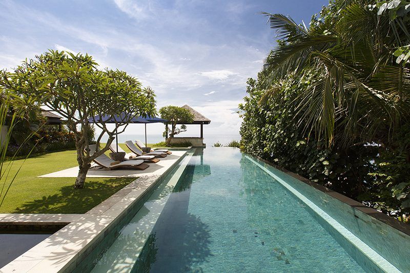 The Ungasan Clifftop Bar, Bali