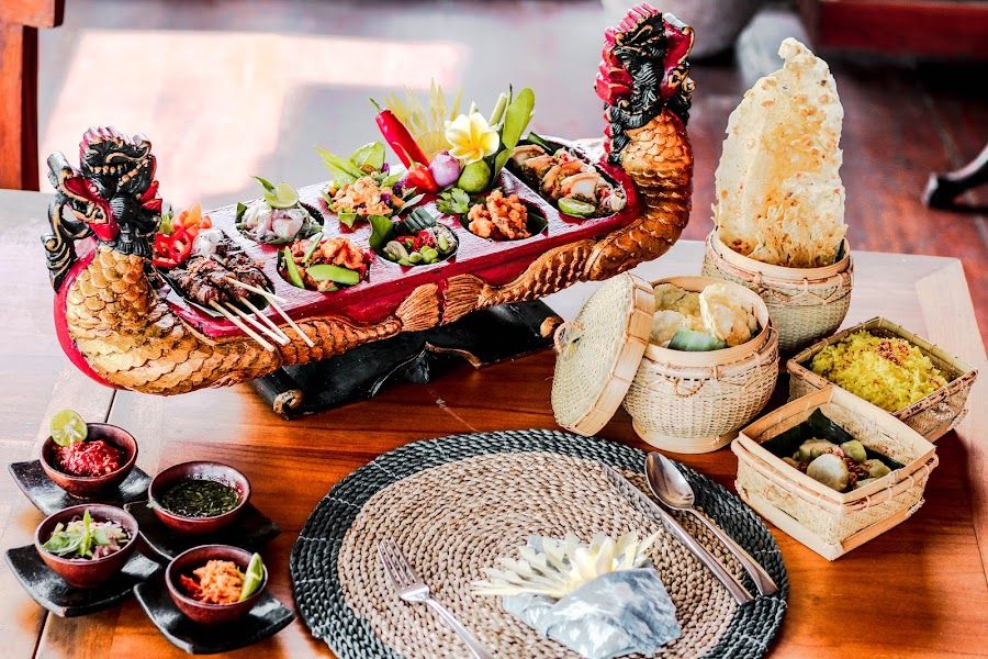 Tugu Puri Mas Bar, Bali