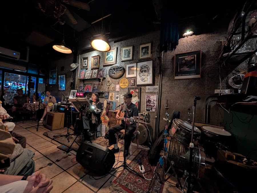 Adhere 13th Blues Bar, Bangkok