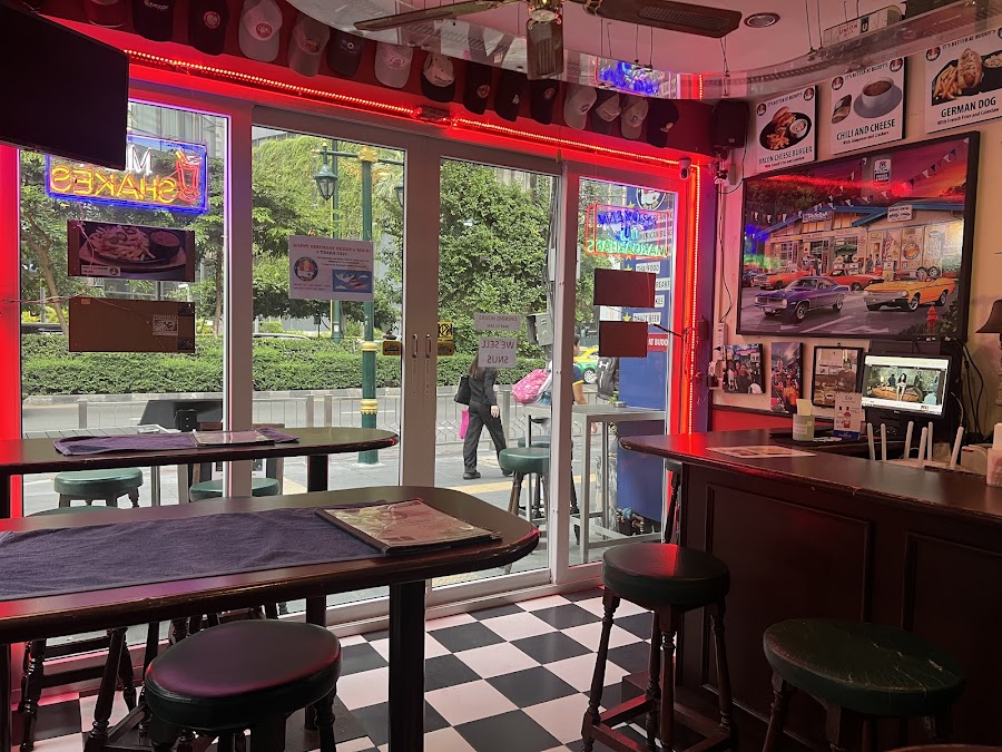 Buddy's Bar & Grill, Bangkok