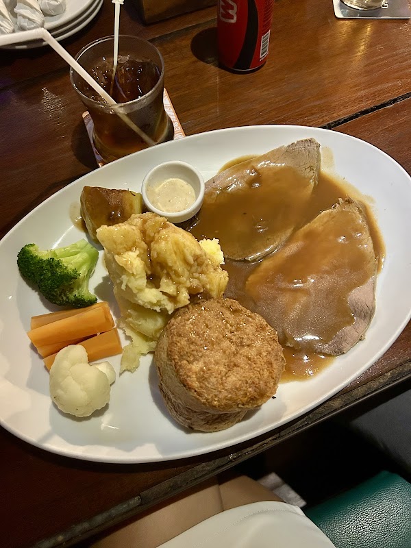 Chequers British Pub