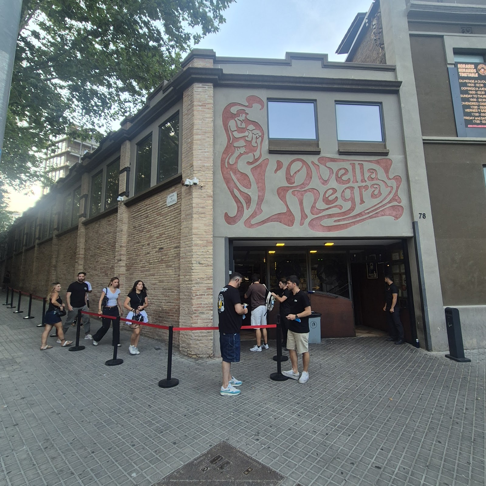 L'Ovella Negra, Barcelona