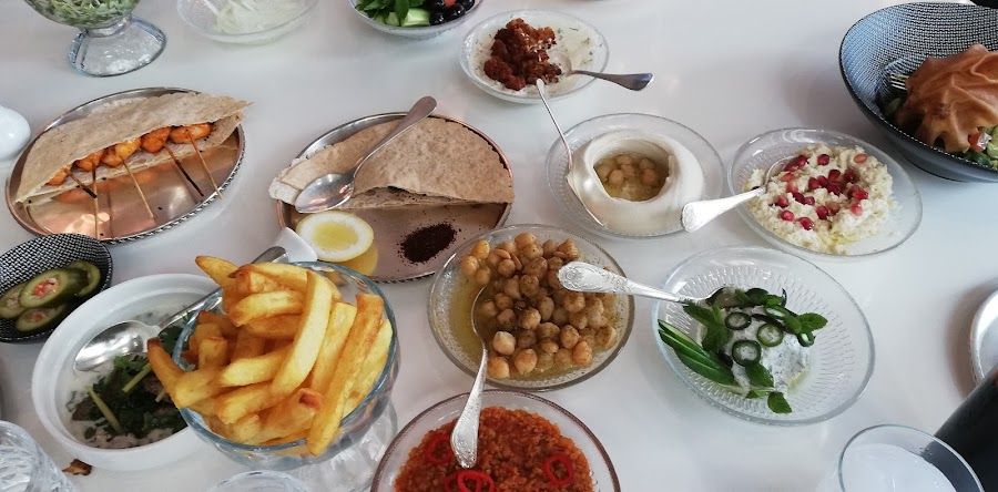 Em Sherif Restaurant Bar, Beirut