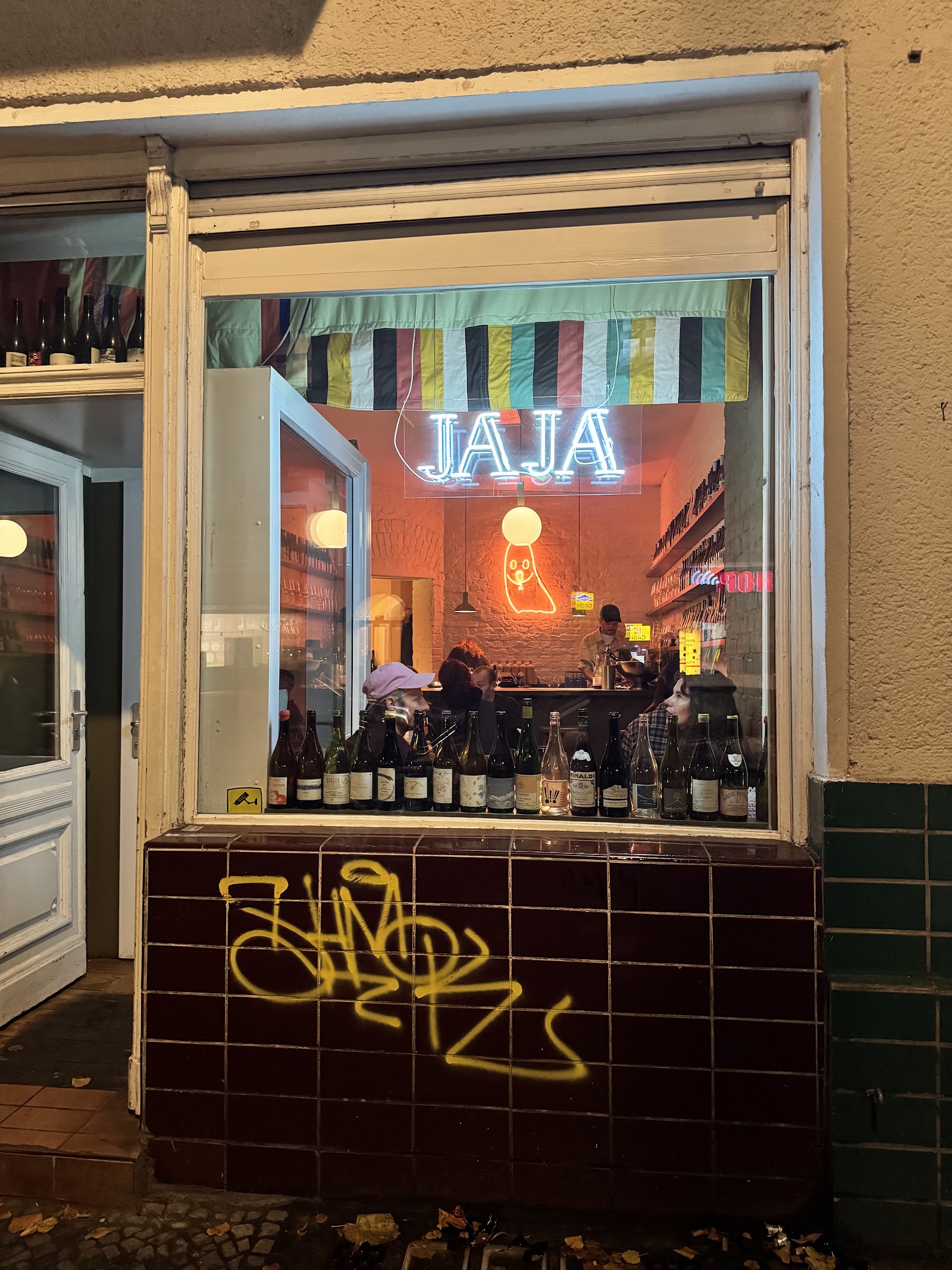 Jaja, Berlin