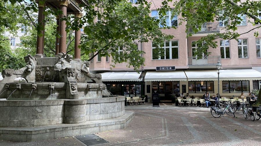 Mommsen Eck, Berlin