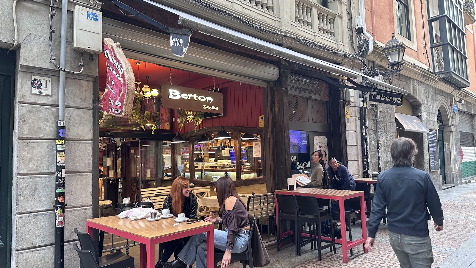 Sasibil Bilbao bar interior