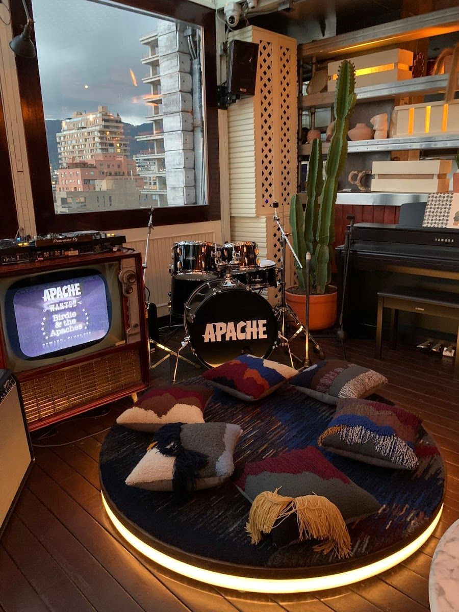 Apache Rooftop, Bogota