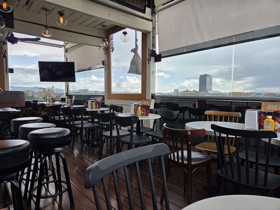 Apache Rooftop, Bogota