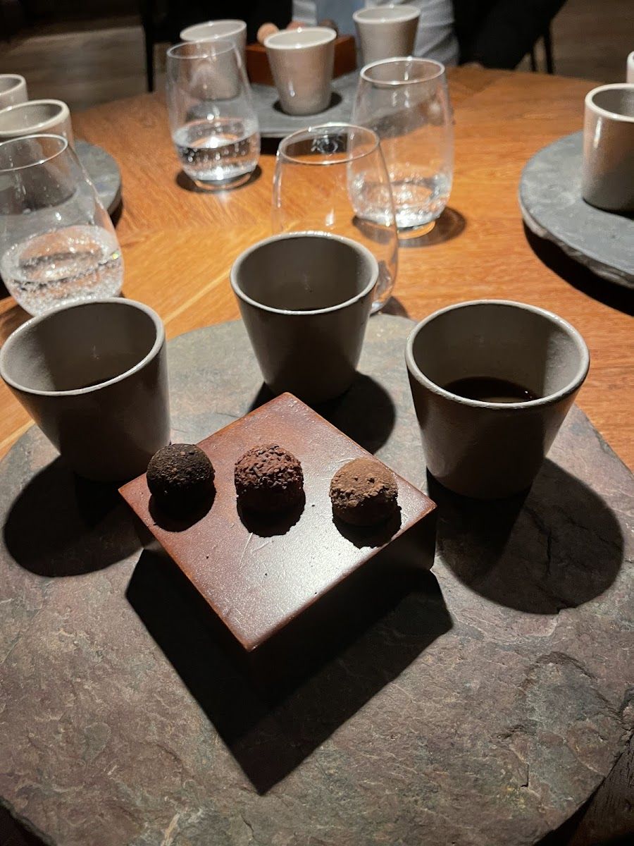 Leo Cocina y Cava Bar, Bogota