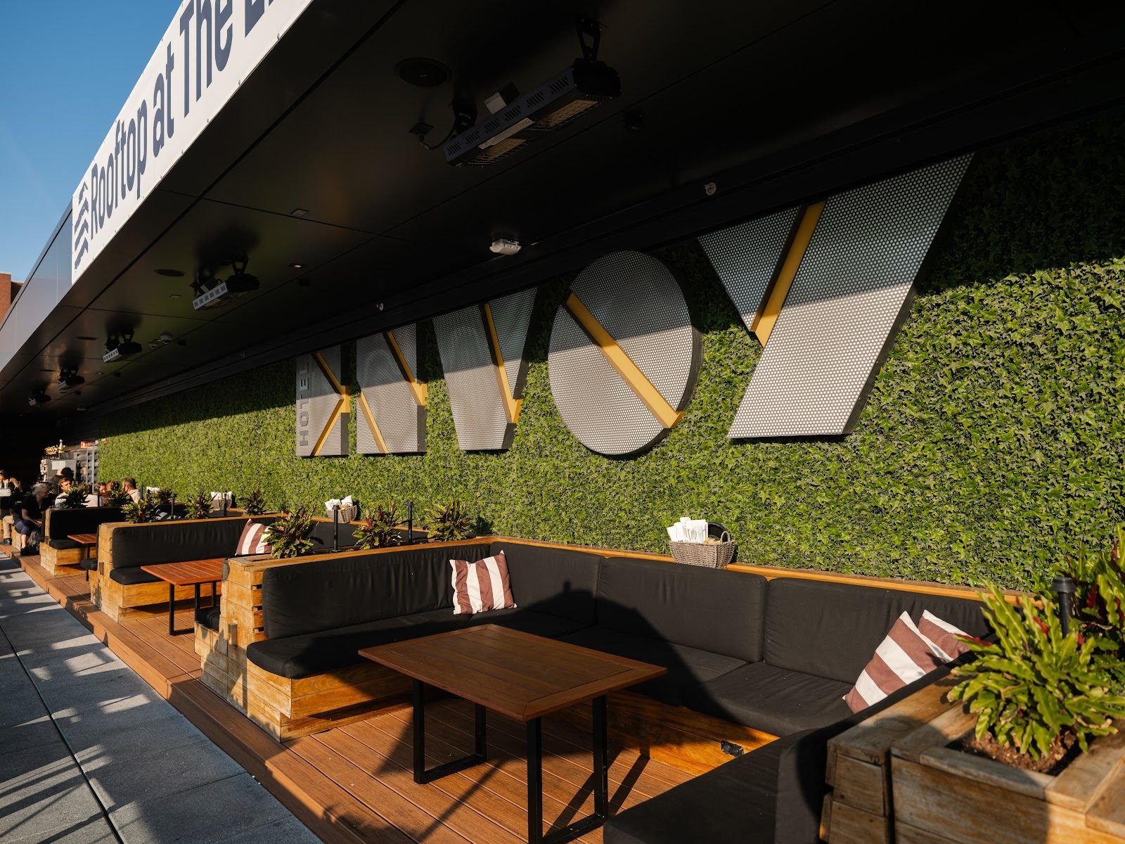 Lookout Rooftop &amp; Bar, Boston