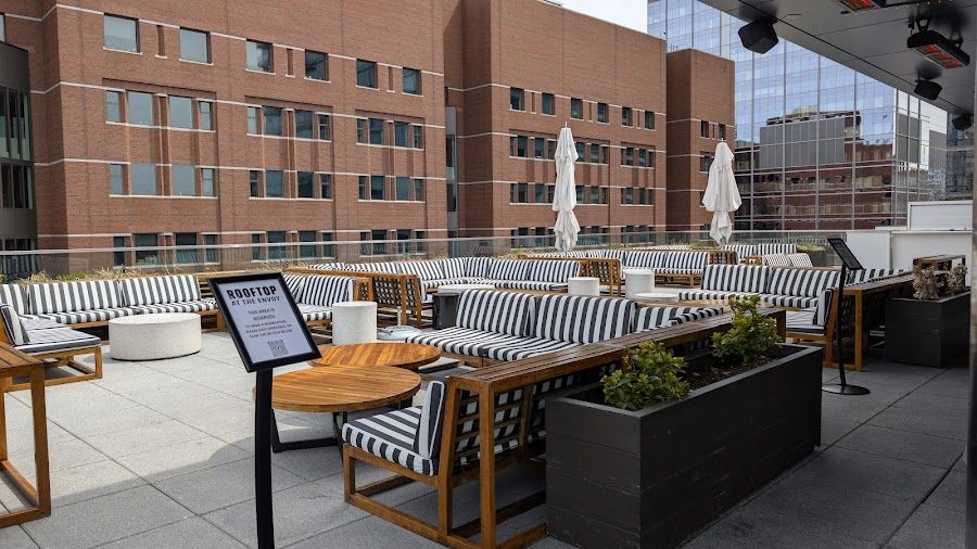 Lookout Rooftop &amp; Bar, Boston