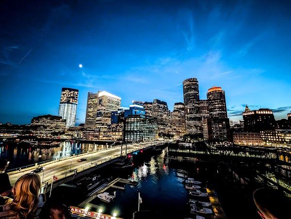 Lookout Rooftop &amp; Bar in Boston