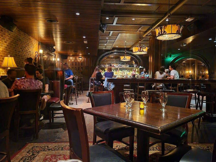Saloon, Boston