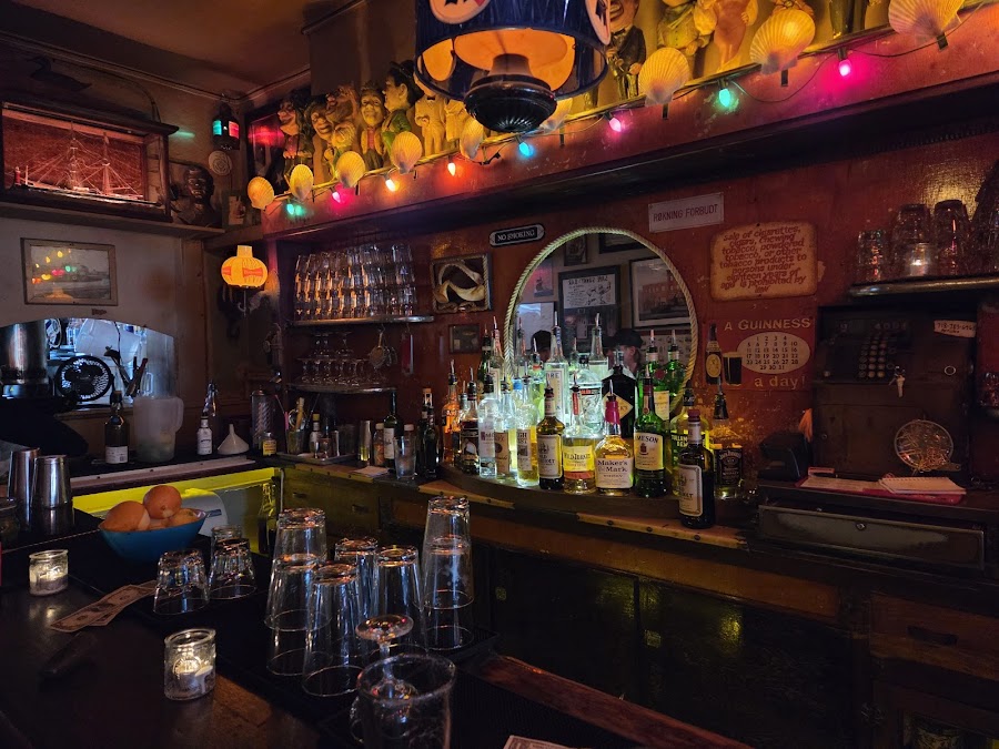 Sunny's Bar, Brooklyn