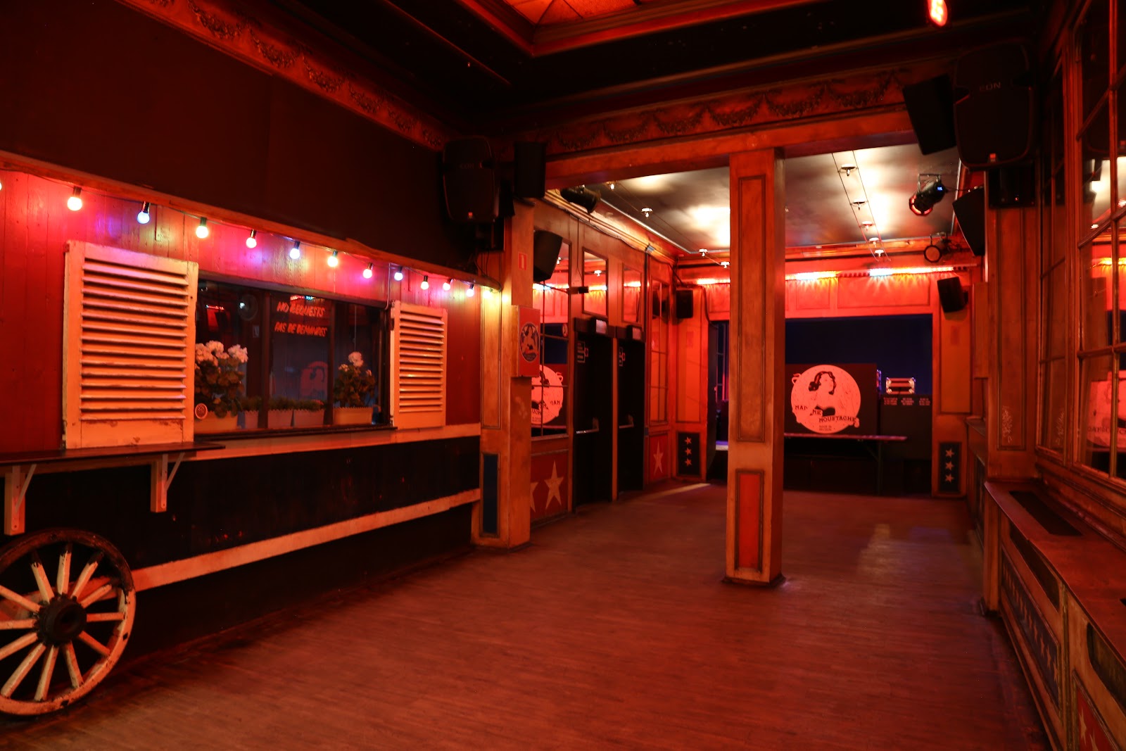 Madame Moustache, Brussels