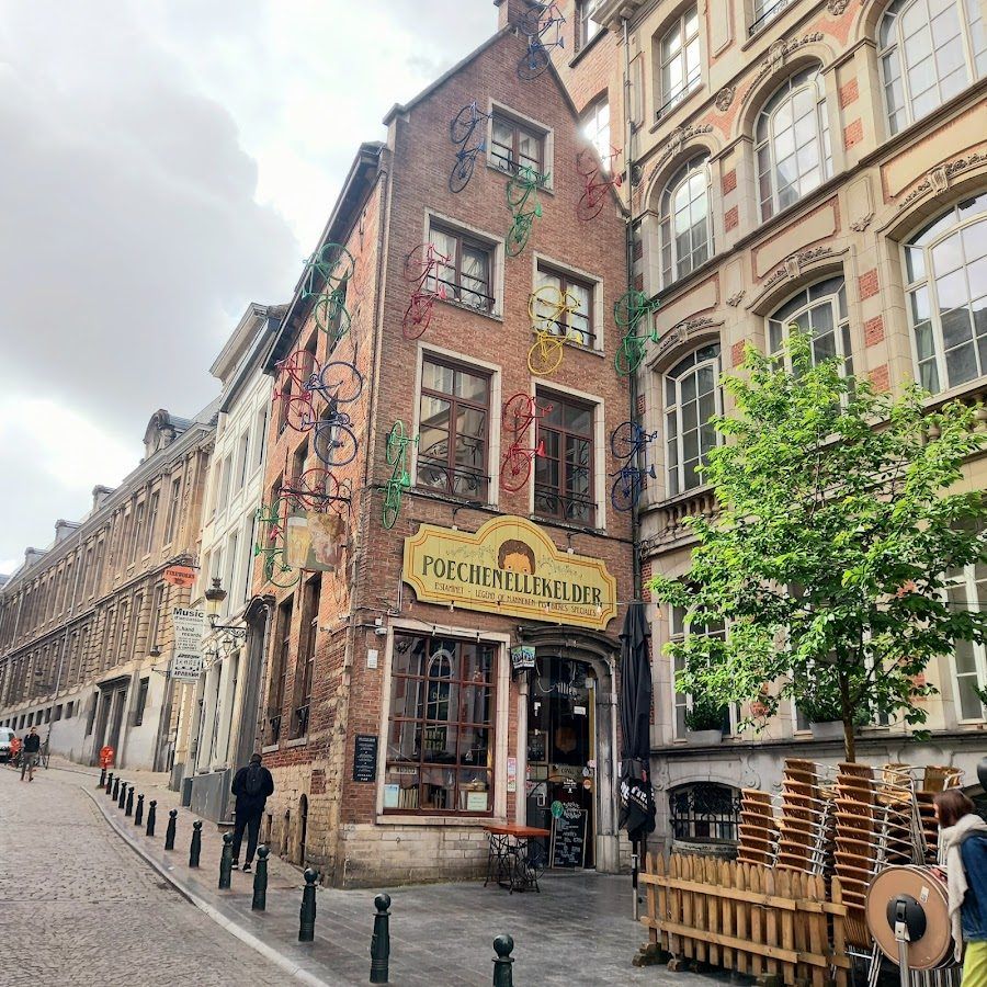 Poechenellekelder, Brussels