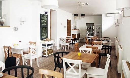 Beca's Kitchen Bucharest bar interior