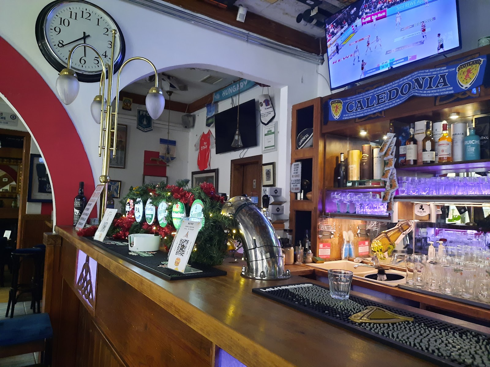 Caledonia Scottish Pub, Budapest