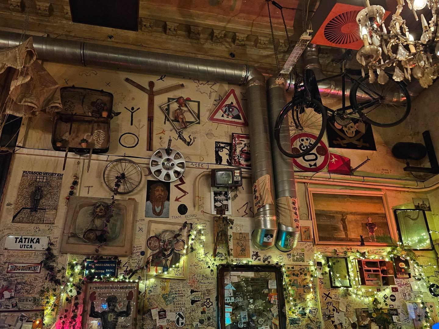 Csendes Vintage Bar & Cafe in Budapest
