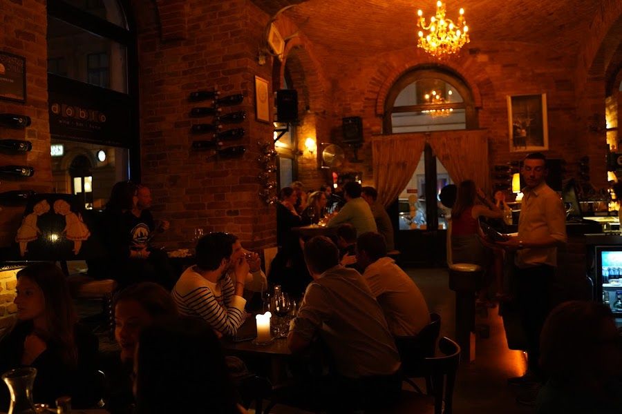 Doblo Wine &amp; Bar, Budapest