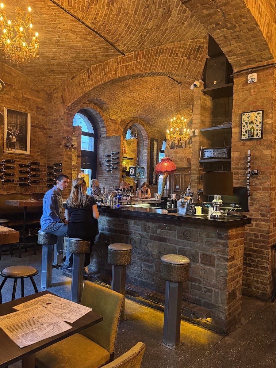 Doblo Wine &amp; Bar, Budapest