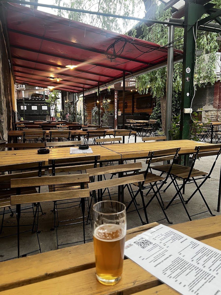 Elesztohaz Brewery, Budapest