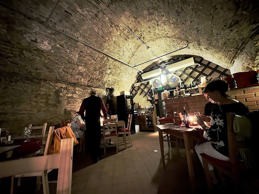 Faust Wine Cellar, Budapest