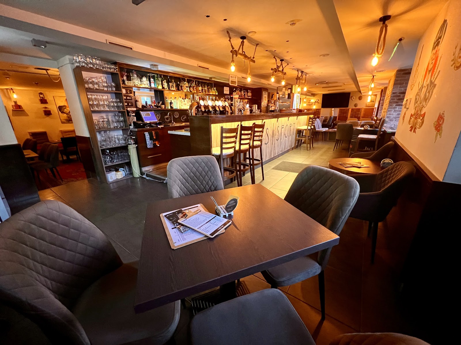 Pas/sport Pub, Budapest