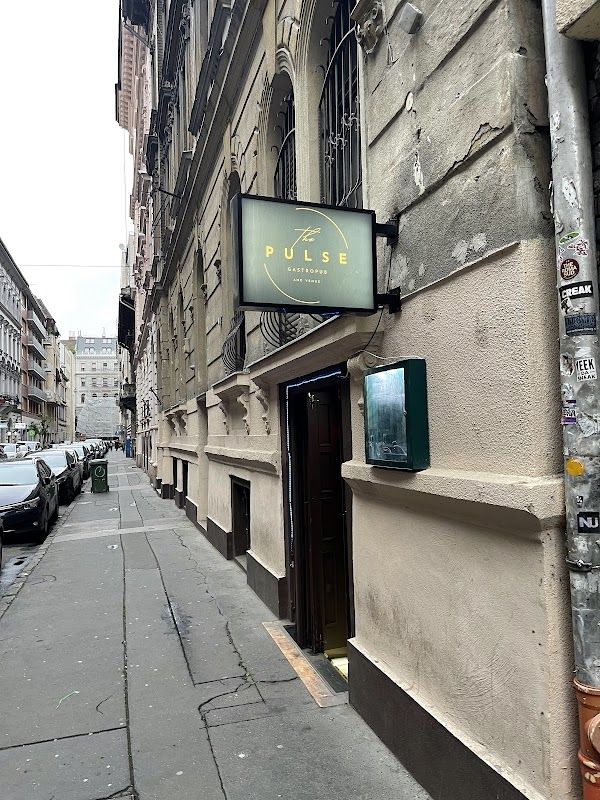Kolves Vendeglo Bar