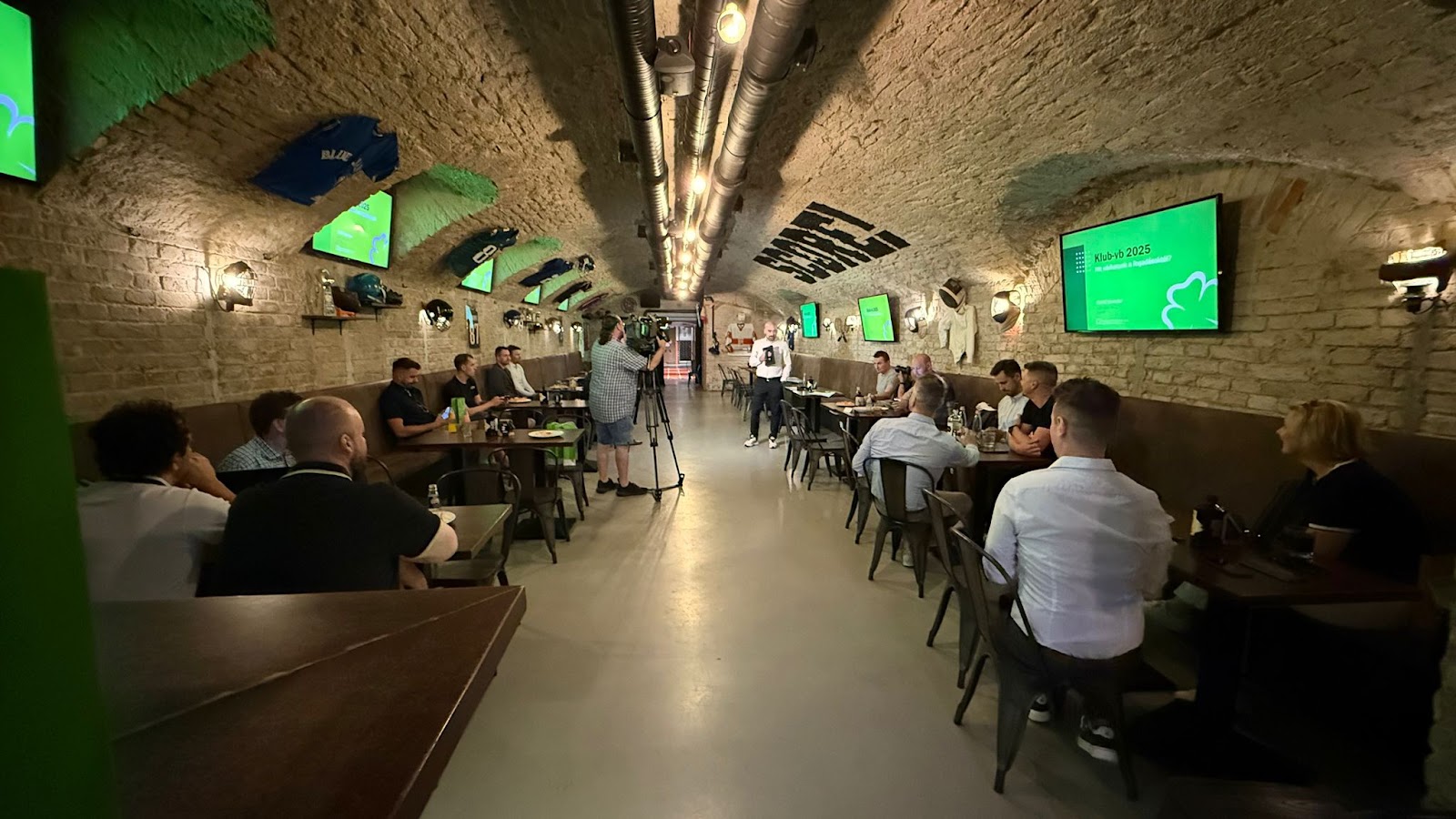 SCORE Sport Bar &amp; Billiard, Budapest
