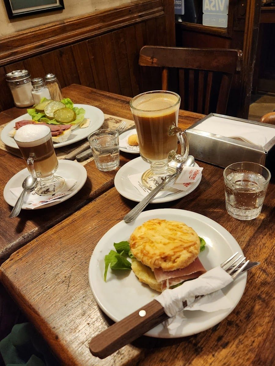 La Poesia, Buenos Aires