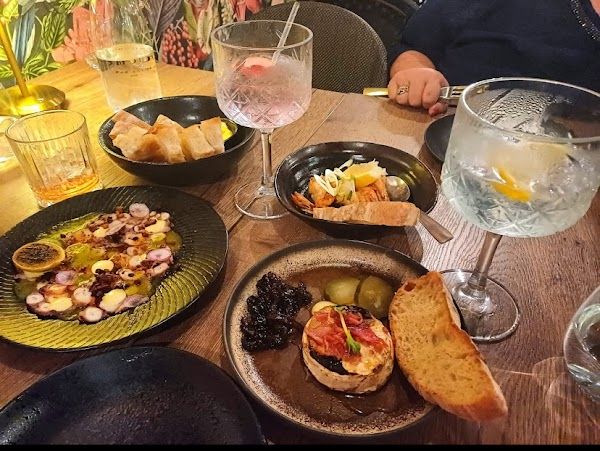 FYN Restaurant Bar